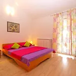Anto 1296 Apartman Póla