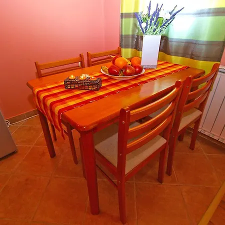 Anto 1296 Appartamento Pola